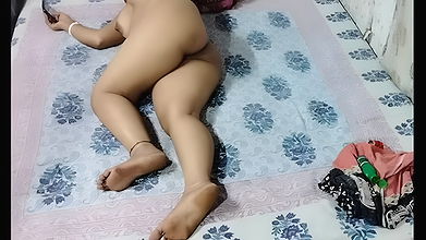 Bhabi ko letake Gand mari Fucked ass in the bed