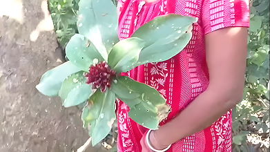 Bhabhi sucks in the jungle