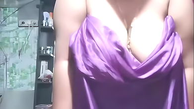 Indian bigboobs aunty romance with vegetable putting in pussy bigboobs pressing Village bhabhi saggy tights telugu fuckers