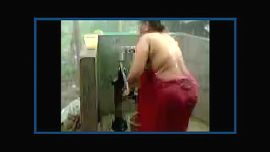 bbw indian bhabhi takinghower from pump