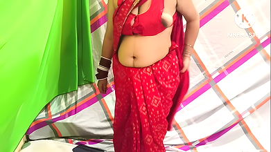 Chachi saree change kar rahi thi feer mein chod diya Hindi sex video