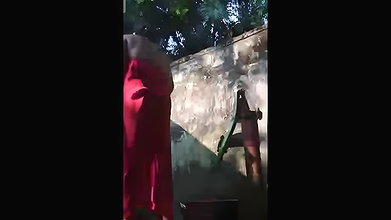 Indian telugu Village aunty natural bathing saggy boobs