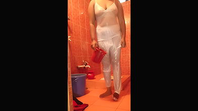 Desi Bhabi bathing & dirty talking