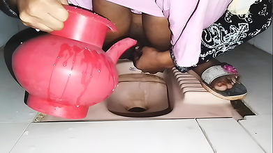 Toilet sex video with girlfriend