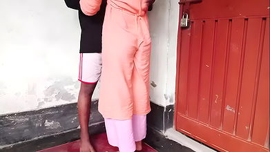 New viral video of hot sex with attractive 18 year old beautiful Indian school girl