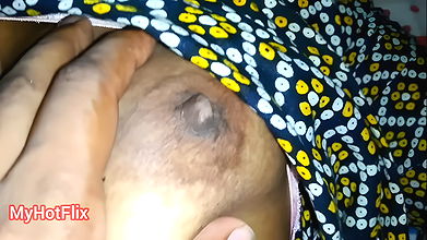 Indian Bengali Hot Bhabi Showing Her Beautiful Pussy