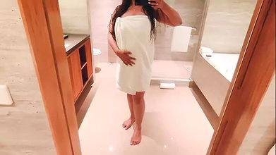 Sexy Indian Bhabhi with big boobs enjoying in Bathtub in 5 star hotel and fingering her pussy