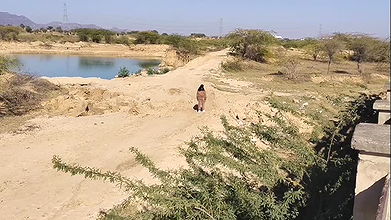 A girl came to the village for loss, the boy of the village took her to the house and the ass vigorously