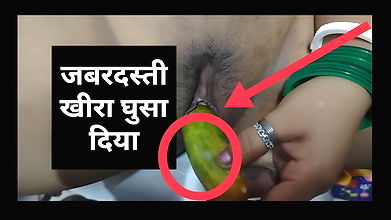 Bhabi put cucumber in pussy