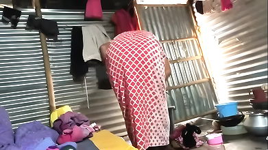 Chudai ke bad aunty ne Naha kar aaya dress changing video