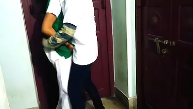 Doctor and young nurse ka store room ka video hua viral