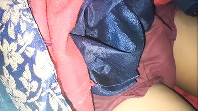 Desi bhabhi ne kiya chut me Began se sexy Hindi