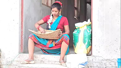 Hot bhabhi ki chudai chut with sari removal