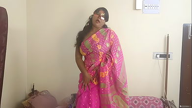 Desi bhabhi ki jawani aur chut ki Pani pine ke liye taiyar ho kya sab