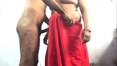 Aaj ti bhabhi ko khda kar ka choda bhabhi boli mari tang utha kar chodo