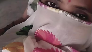 Indian Desi Bhabhi Ke Chut Ki Pyas KO Dever Ne Mitaya