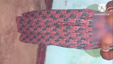 Hot sexy Bhabhi showed it to her lover by inserting finger in her pussy