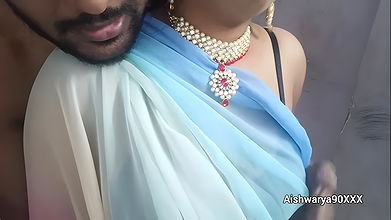 Hot Indian Desi Aishwarya Bhabhi Ki Sari Mein Hot Chudai. Indian Desi Bhabhi Sari Sex in Hindi