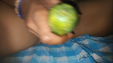 Desi Bhabhi Big 10 Inches ? Khira Se Apna Payas Bhujaya India Female Masturbations Dildo Enjoyed Bihar India Sex