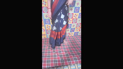 Hot sexy Kitu Bhabhi gave a hot performance by fingering her pussy in front of her brother-in-law