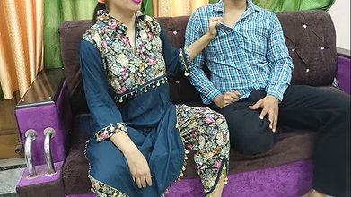 Indian Punjabi stepmother’s hand is in the hands of the putt, the stepmother of the stepson, who opened her foodie, put the stepson’s lund