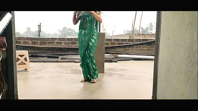 New Style XXX Video of Drenched Bhabhi