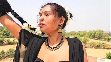 muslim women fun with his cousion navel