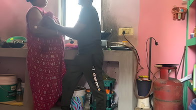 Meri pyari bhabi ke saath kitchen me ghapa ghap kiya