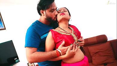 Sexy wife apne husband ke friend se chudwati hai