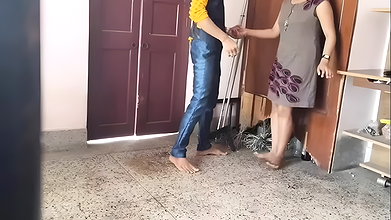 Office staff fucking with her senior at store room