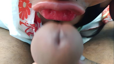 Moti sexy Gand Wali Aunty Ne Uski satul Beta ko lund chusa aur chudai chata hai (Stepmom helps stepson to cum by sucking Dick)