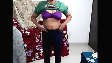 Indian Desi Bhabhi Exposed herself In front of Adult Film Producer for getting a chance -Cute Pussy, Boobs, Ass Finger