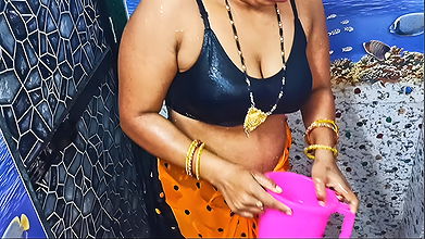 Indian Desi Bhabhi Bathing