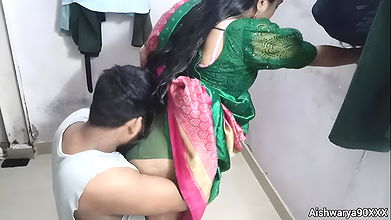 Indian Desi Aishwarya Bhabhi Ki Saari Utha Ke Mast Chudai Kar Panty Pe Sara Maal Nikal Diya Hugh Kunshot on Her Panties