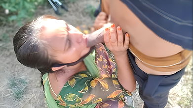 Hot Virgin buaa apne bhatij se Jungle me chudai, jungal me chote bhatij ne bhua ki frist time chudai