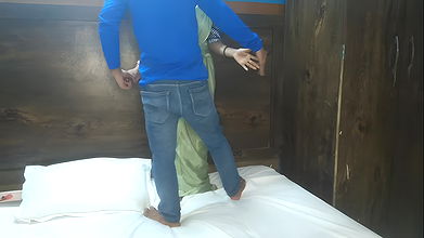 Bhabhi and brother-in-law did fun and sex in the room