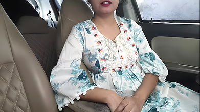 Desi Girl Friend Risky Sex in Car Sucked Fucked Handjob Cumshot