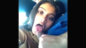 indian gf sucking boyfriend in car
