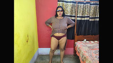 Horny Indian young mom twerking her big ass on the floor