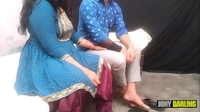 Jiju meri le lo, main bhi to aadhi gharwaali hu, real homemade sex video by jony darling