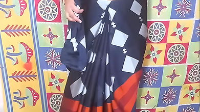 Hot sexy Kitu Bhabhi gave a hot performance by fingering her pussy in front of her brother-in-law