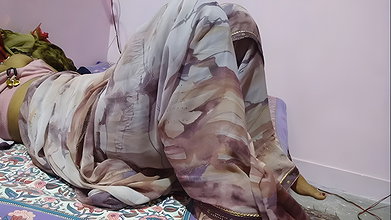 The husband made his wife wear a new saree and took her to the bedroom and fucked her