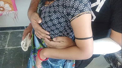 Padosi ne akele dekh sex karne laga 2