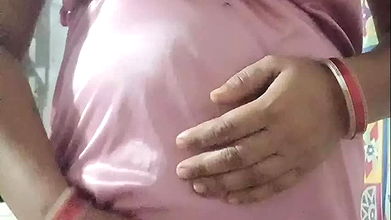 New hot video of hot sexy kitu bhabhi Bhabhi made her brother-in-law excited by putting her pussy in front of him