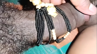 Made sister-in-law drink coconut water and fucked her with his thick dick
