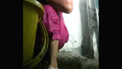 Indian bhabhi takes bath – camera