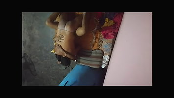 pados kay couple ki chduai filmed mms