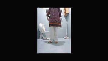paki babe nida nude selfie