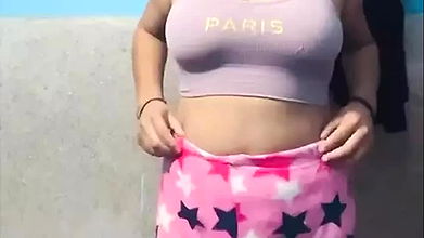 Aao koi meri chut ki pyas bhujao