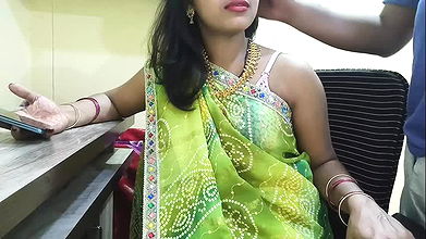 Indian hot Receptionist amazing XXX hot sex with Office Boss!